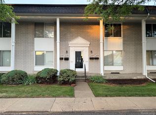 28096 Universal Dr, Warren, MI 48092