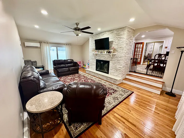 Arlene Dr — Photo 14