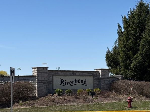 408 Stearn Dr #408, Genoa, IL 60135
