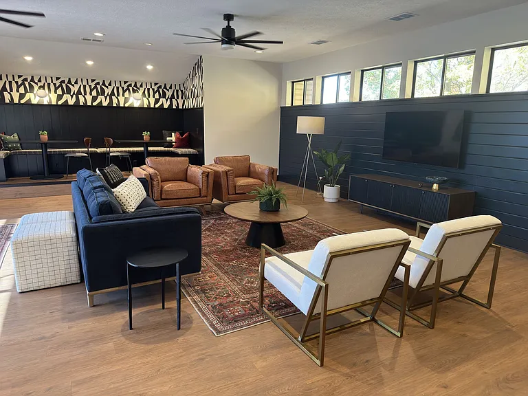 Sugarbush Apartments — Photo 15