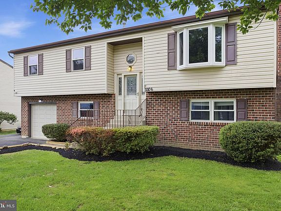 3rd image of 2206 Briarcliff Ave