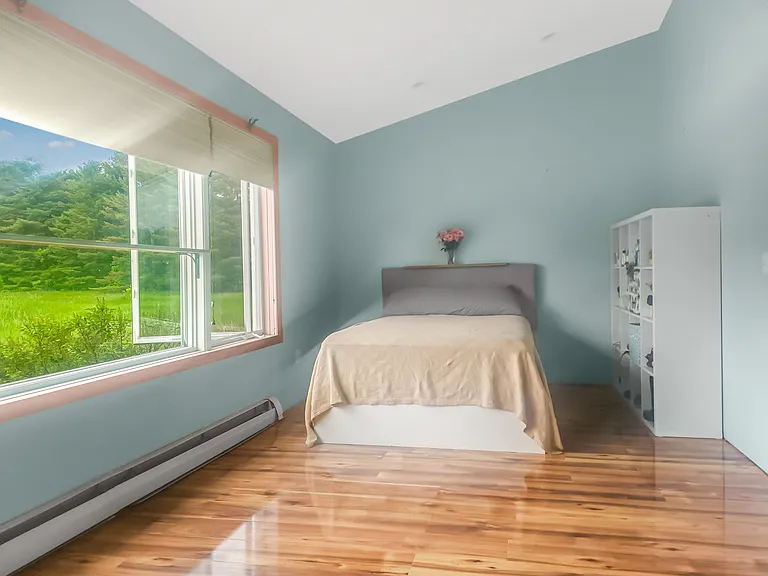 Bedroom #1