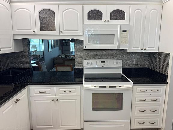 5th image of 3180 HOLIDAY SPRINGS Boulevard #5-309