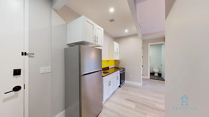 Rented by Skyhigh Realty NYC LLC | media 19