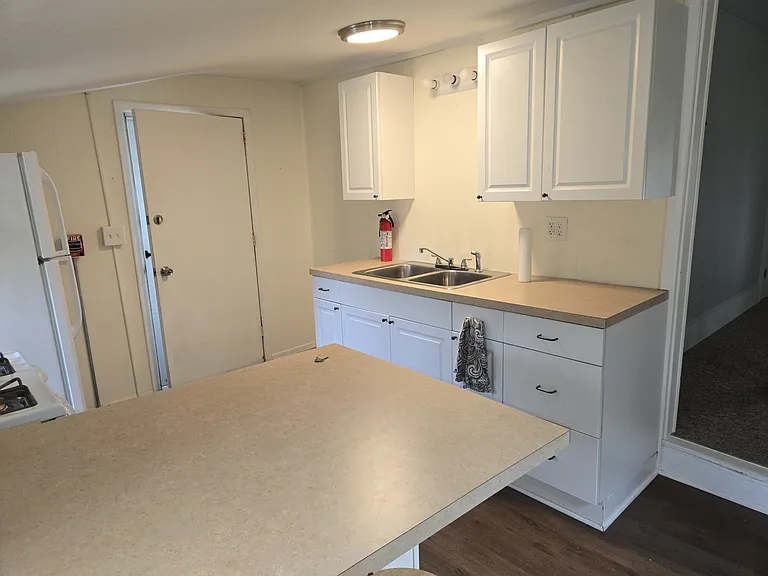 21 Mechanic St #C — Photo 8