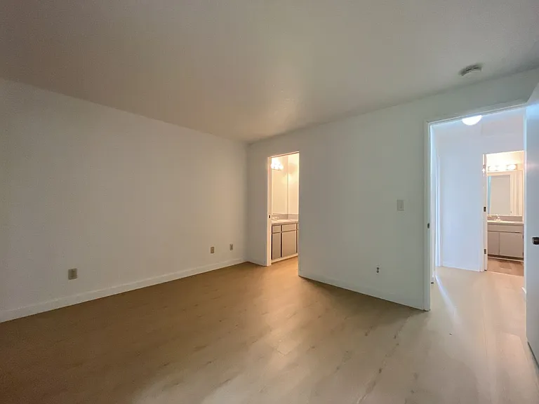 4634 SW Vermont St #4 — Photo 19