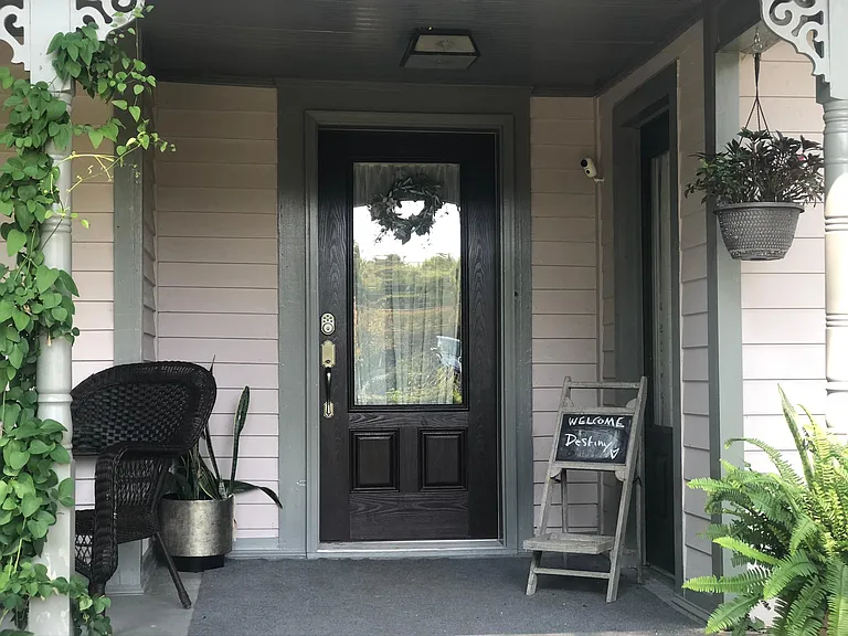 108 S Maxwell Ave — Photo 2