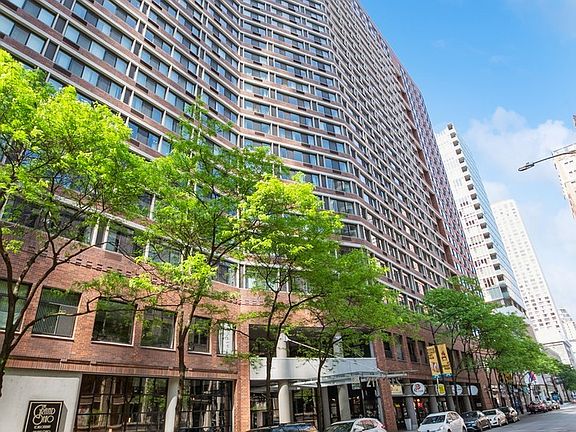 4th image of 211 E Ohio St APT 2101