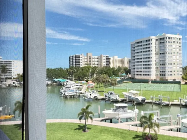 33 Bluebill Ave APT 304, Naples, FL 34108