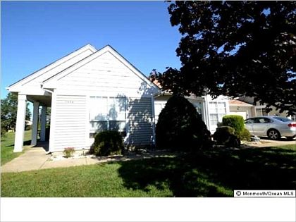 3rd image of 1149A Thornbury Ln
