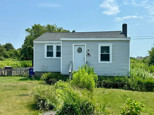 9 Starboard Dr, Fairhaven, MA 02719