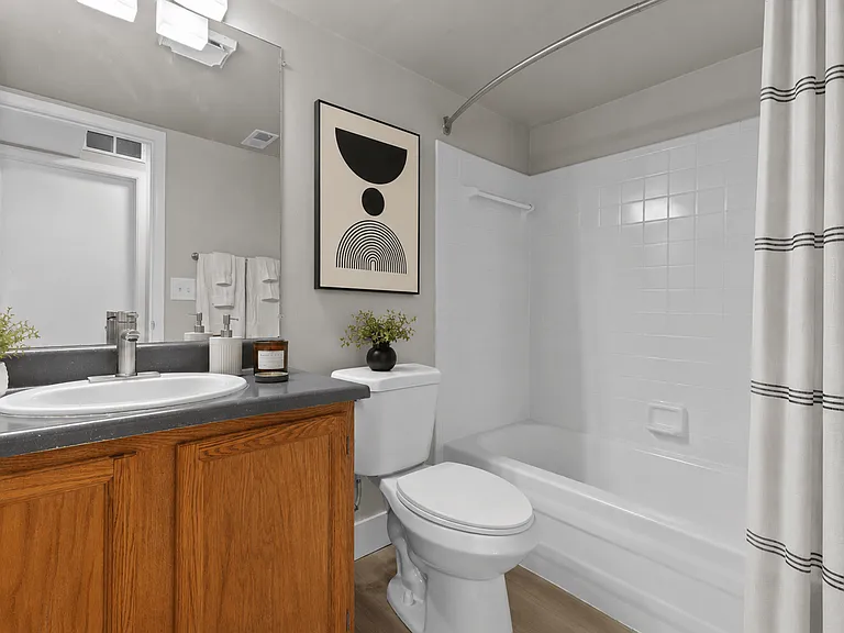 Sunnymede Apartments - Troy, MI — Photo 22