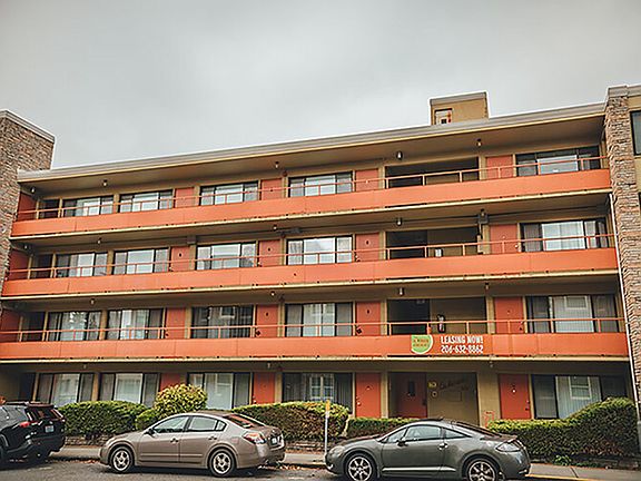 2nd image of 1120 NE 43rd St #1-204