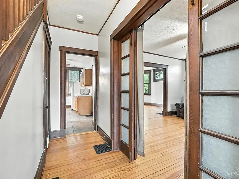 348 Volkert Ave — Photo 6