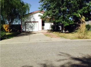 318 W Meadow Creek St, Wichita, KS 67204