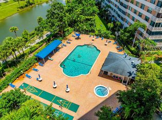 3850 Washington St APT 602, Hollywood, FL 33021