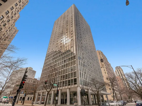 2400 N Lakeview Ave APT 2701, Chicago, IL 60614