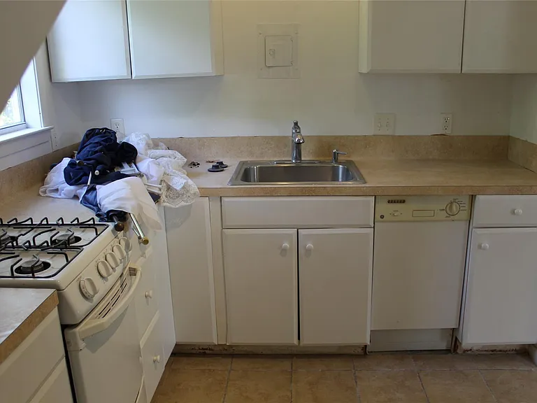 1010 W Live Oak St #B — Photo 5