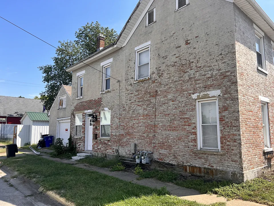 170 W High St #1
