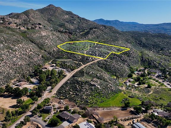 2nd image of 14 Starlight Mesa Dr