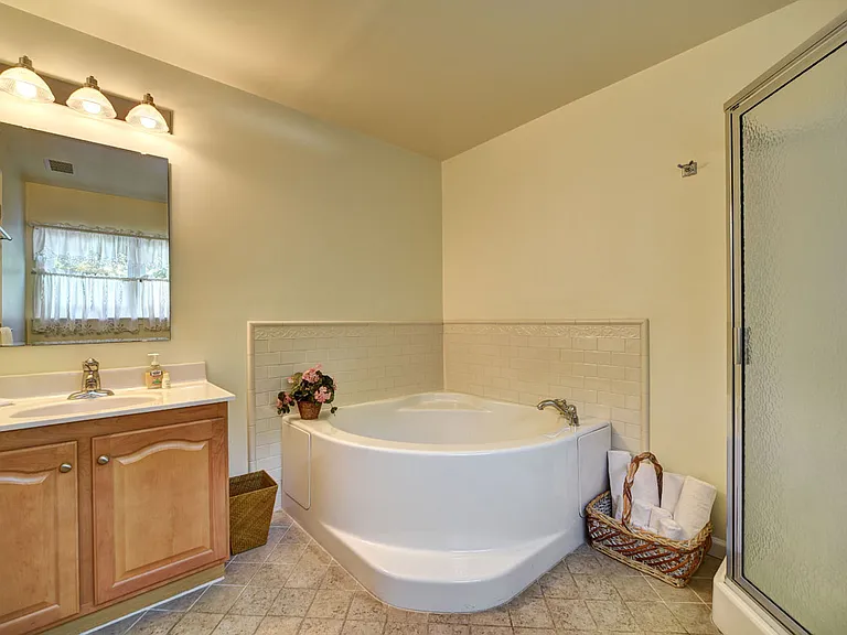 21 Kingstown Ave — Photo 13
