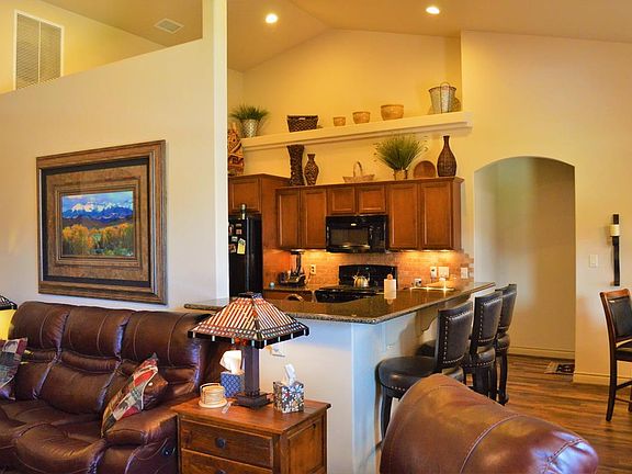 3rd image of 823 Saint Peppin Dr