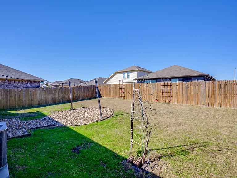 5800 Montrelia Dr — Photo 29