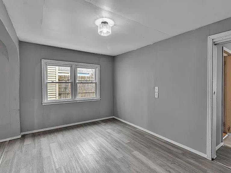 53 Sirret St #1 — Photo 3
