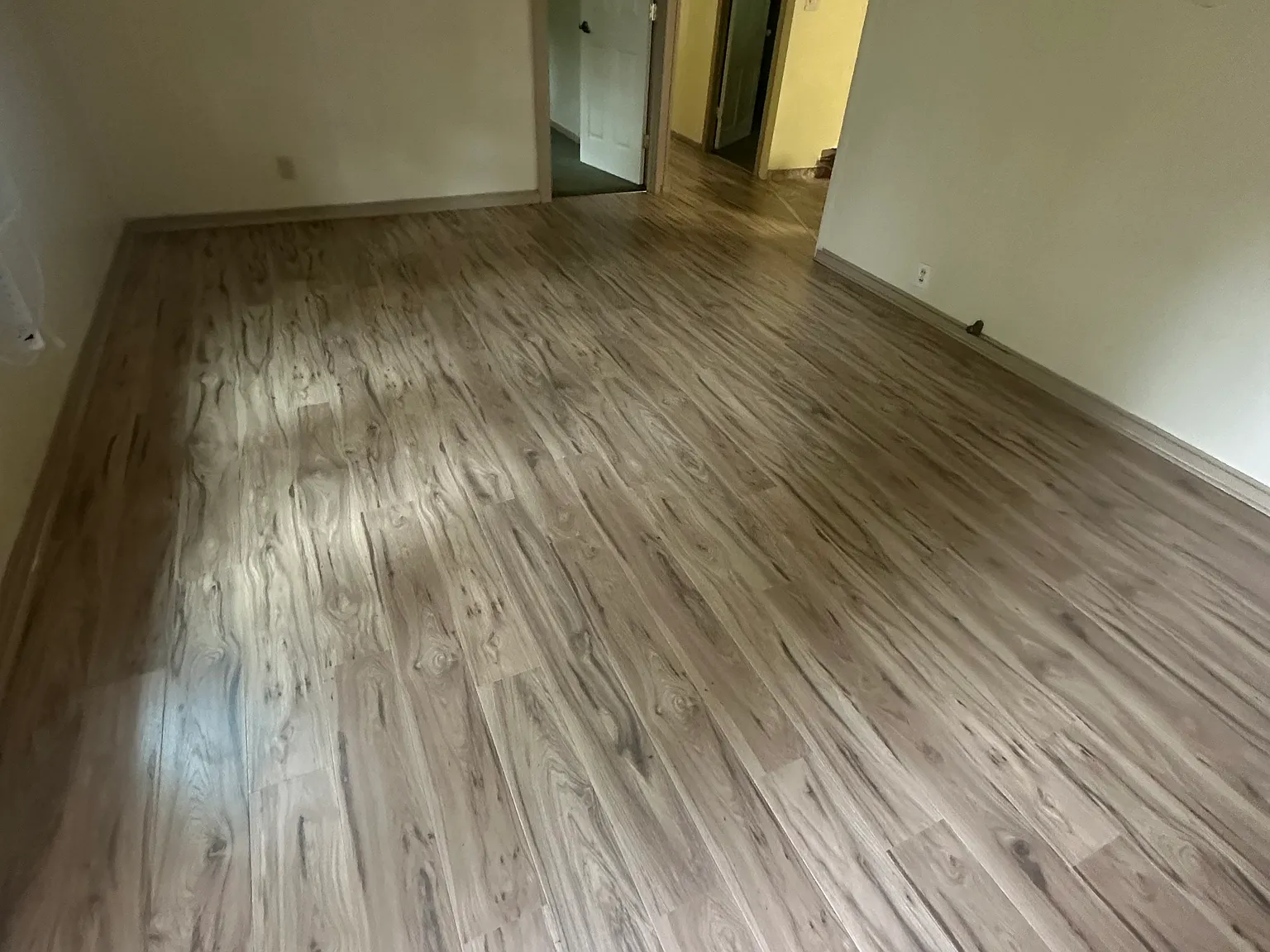 3 bed, 1050 sqft, $2,400 — Photo 1