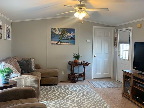 3rd image of 54 West Dr