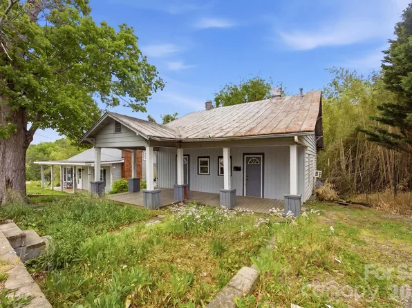 712 Conley Pl NW, Lenoir, NC 28645