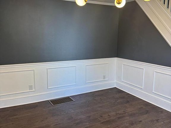 4th image of 435 Madison Ave