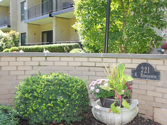 2nd image of 221 N Kenilworth Ave APT 405