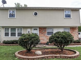 1813 Endicott Cir, Carpentersville, IL 60110