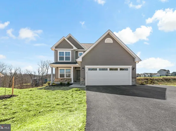 95 Duluth Dr, Martinsburg, WV 25404