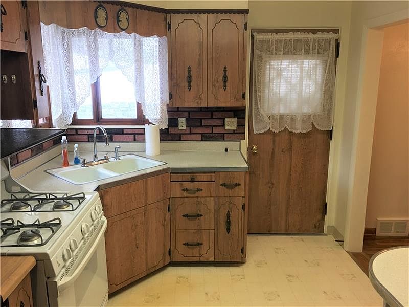 16 Westmoreland Dr, Monessen, PA 15062 Zillow