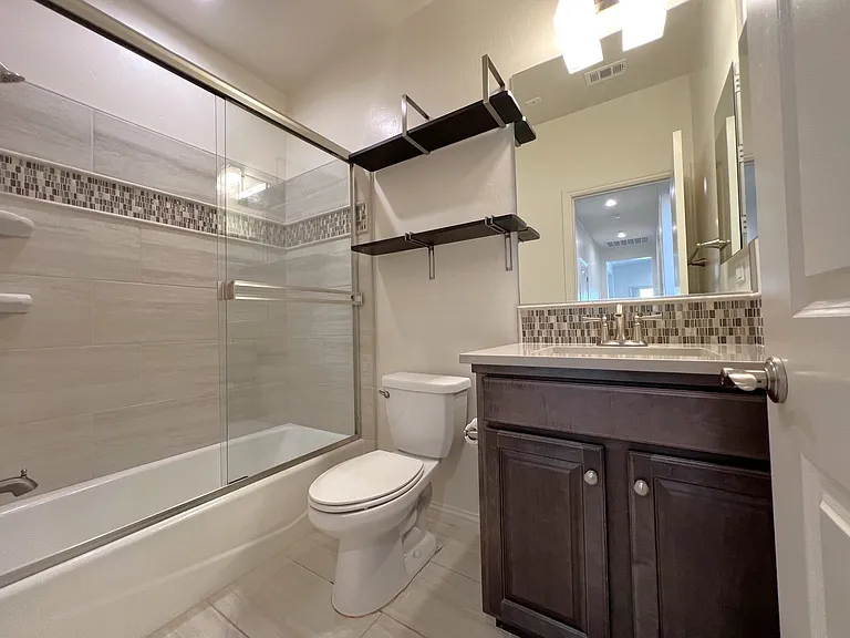 14305 Pemberley Passage Ave — Photo 32