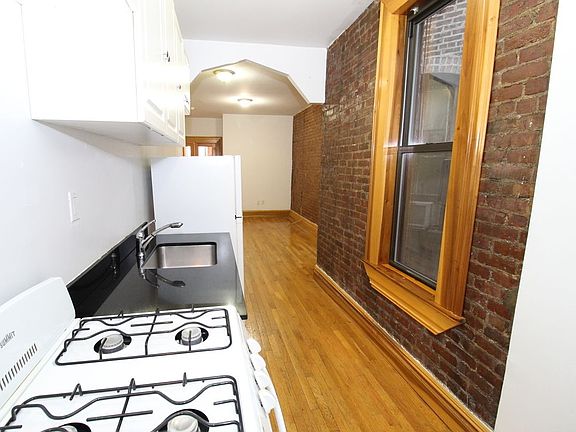 3rd image of 324 E 94th St APT 4e