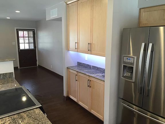 5th image of 719 E Alameda Dr