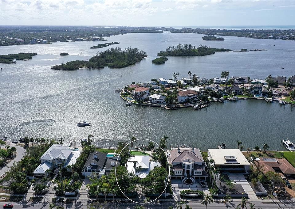 1st image of 864 SIESTA DRIVE