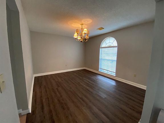 3rd image of 4005 Ivywood Dr