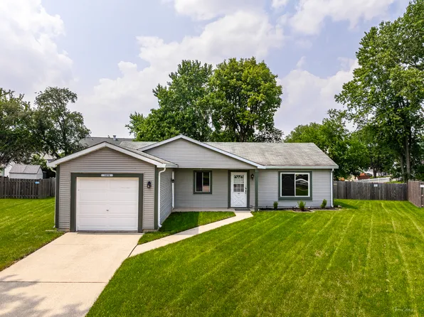 1070 Crestwood Ln, Bolingbrook, IL 60440