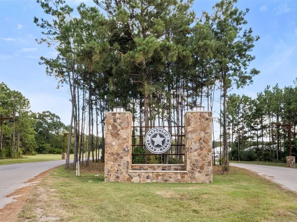 12775 Oak Barrel Rd, Willis, TX 77378