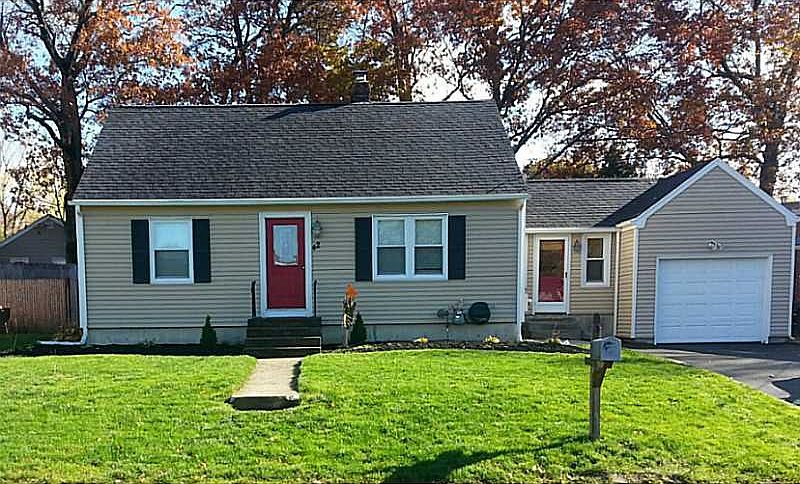 1st image of 42 Creekwood Dr