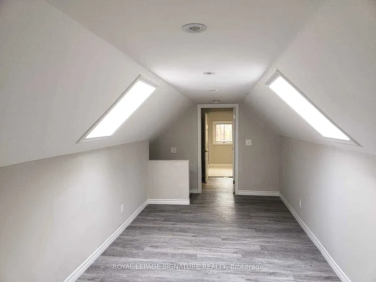 5749 Lakeshore Rd #2 — Photo 9