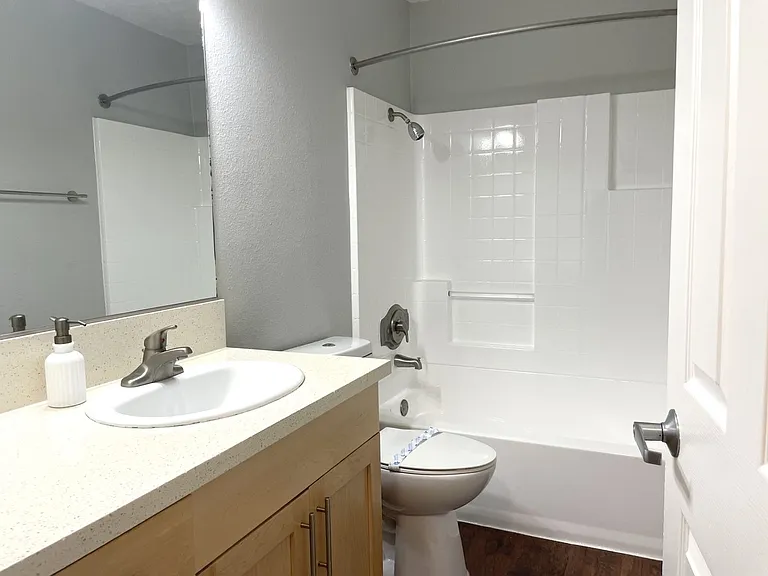 Villa Serrano Apartment Homes — Photo 52