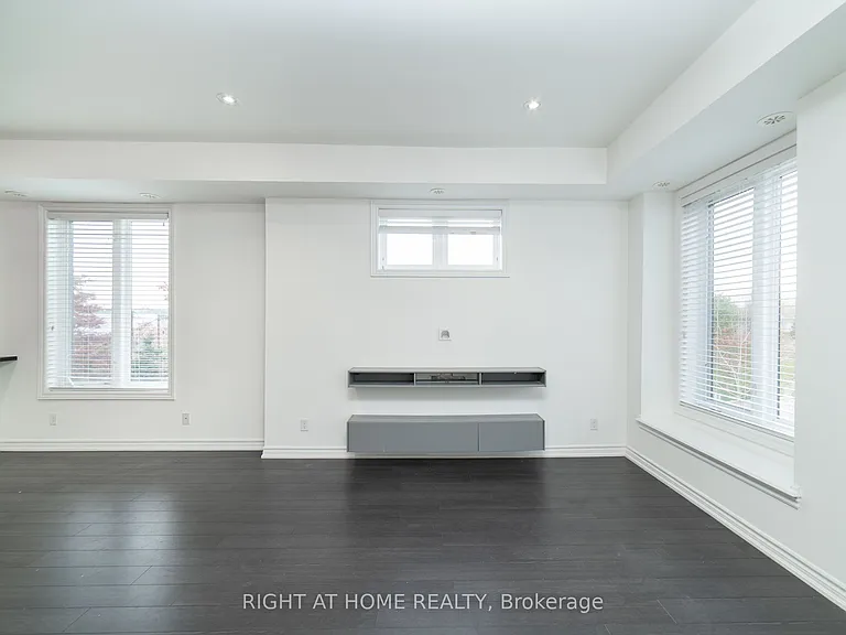 50 Carnation Ave #139 — Photo 5