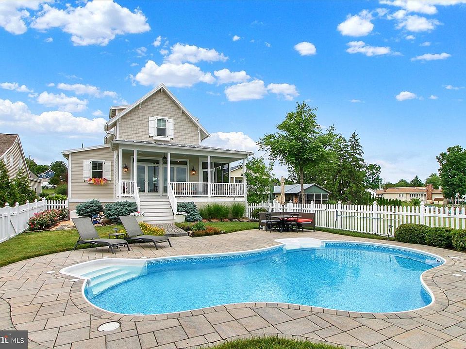 1st image of 67 Heritage Dr