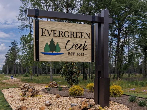 4 Evergreen Dr, Cochran, GA 31014