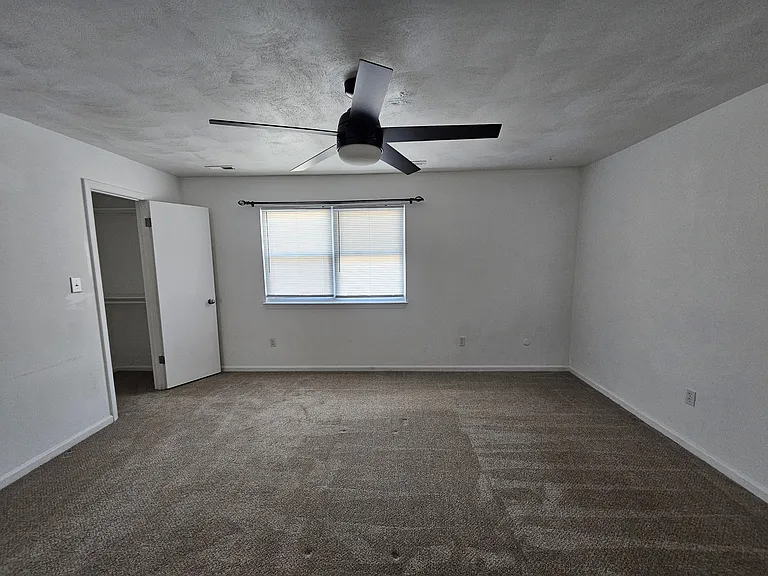 477 Hill Meadow Dr — Photo 4